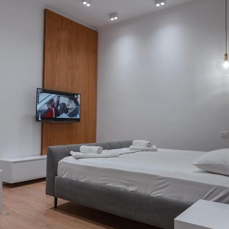 Britney'S Apartments 티라나 외부 사진